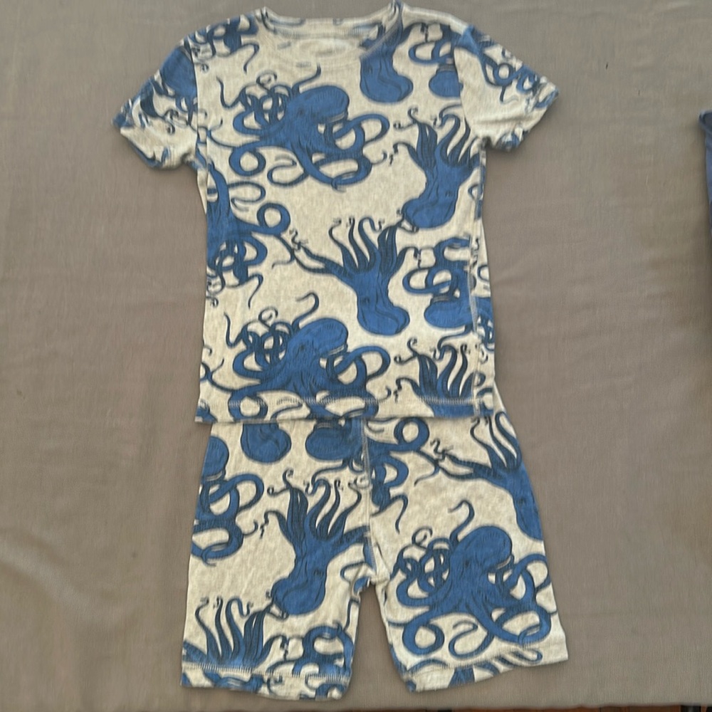 Gap Kids size 10 Organic cotton short pj set blue Octopus on grey